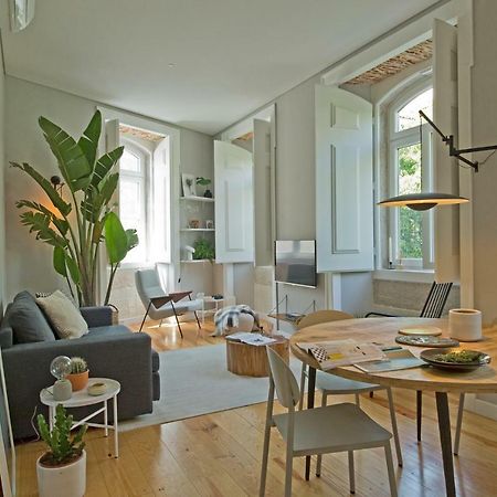 Update Urban Chic Flat In 19Th Century Building 2 Bedrooms & 2 Bathrooms & Ac Central Alfama District Lisbona Esterno foto