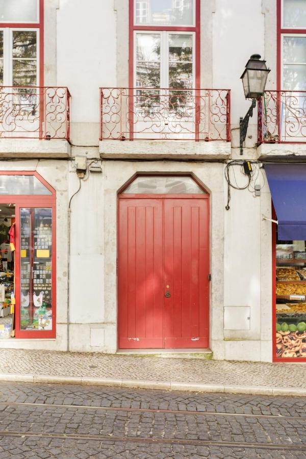 Update Urban Chic Flat In 19Th Century Building 2 Bedrooms & 2 Bathrooms & Ac Central Alfama District Lisbona Esterno foto