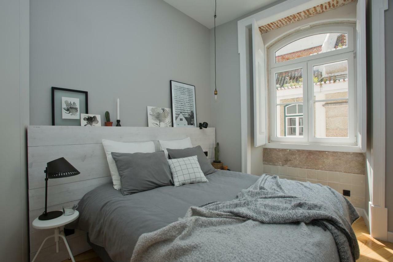 Update Urban Chic Flat In 19Th Century Building 2 Bedrooms & 2 Bathrooms & Ac Central Alfama District Lisbona Esterno foto