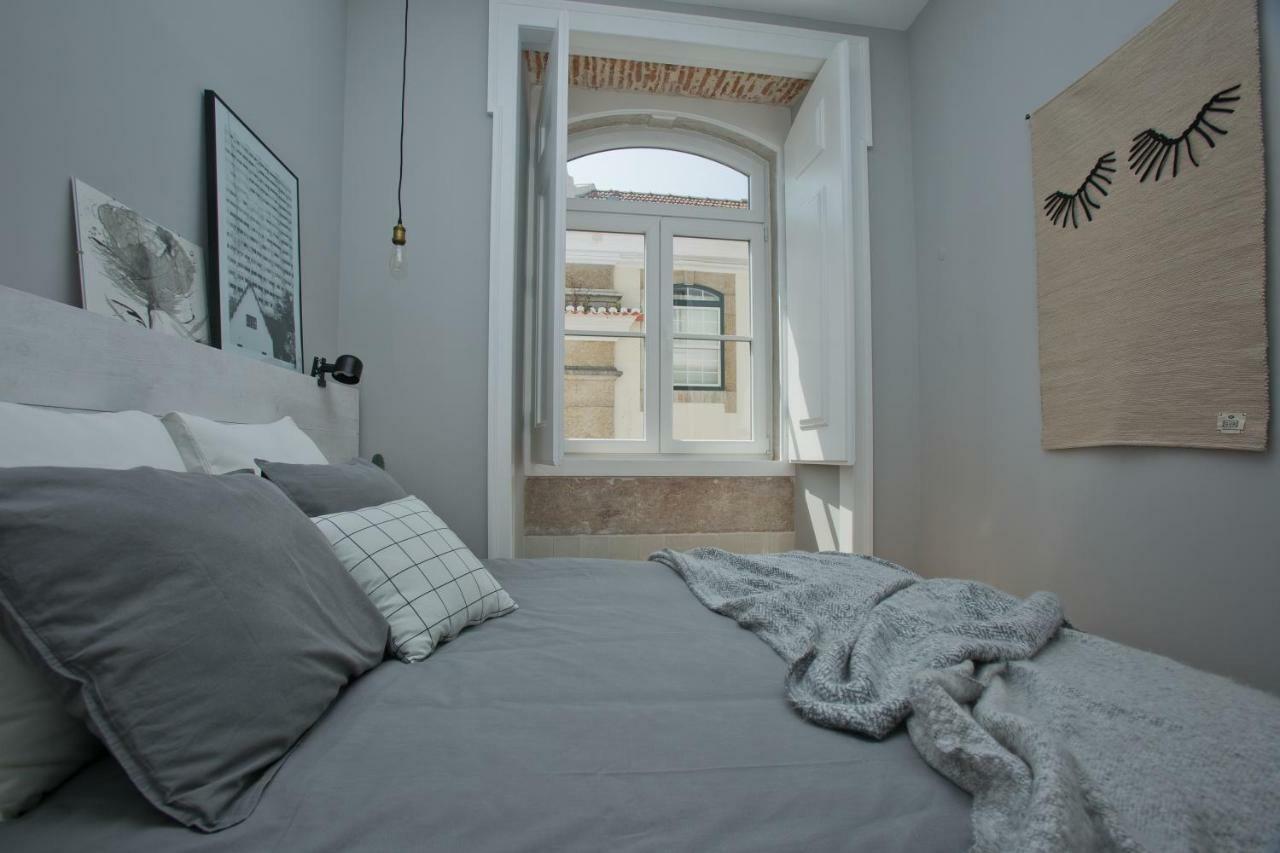 Update Urban Chic Flat In 19Th Century Building 2 Bedrooms & 2 Bathrooms & Ac Central Alfama District Lisbona Esterno foto