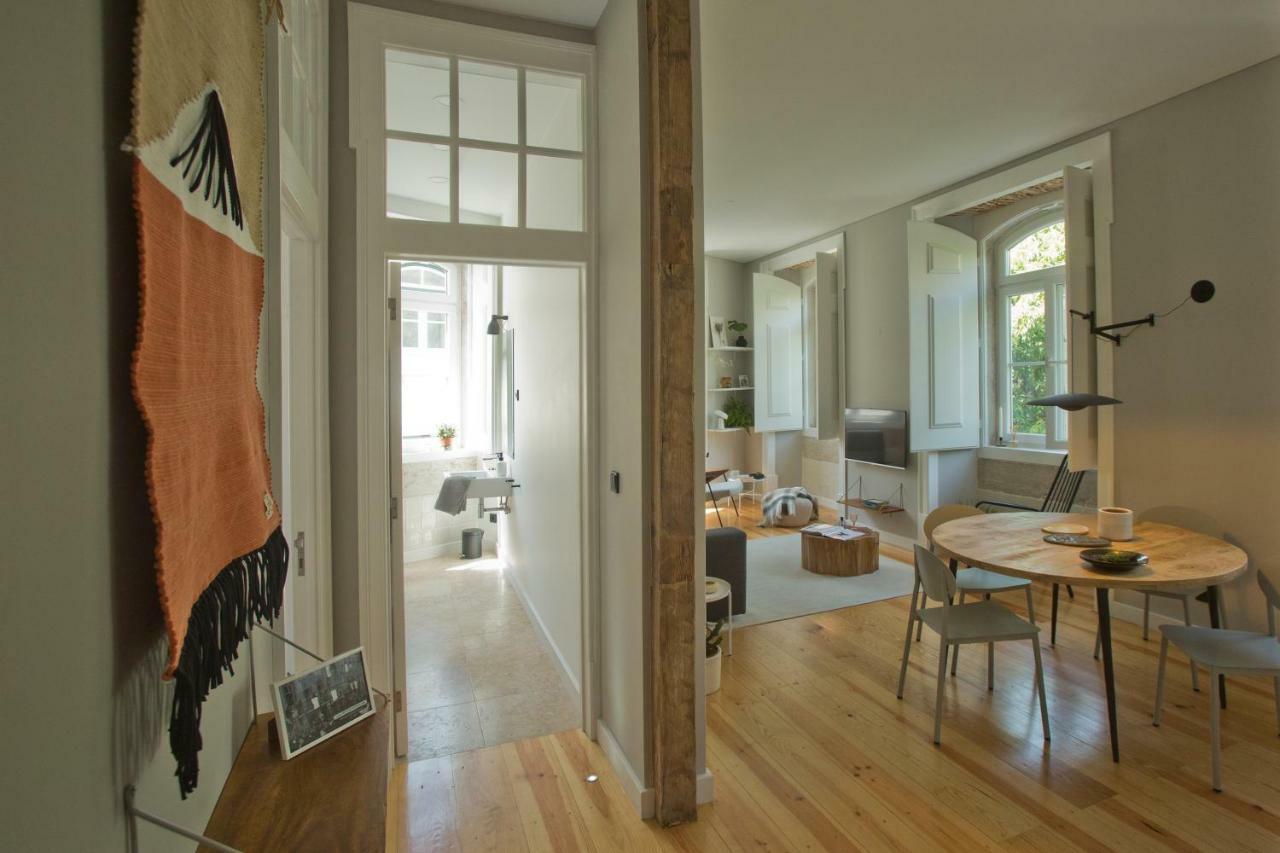 Update Urban Chic Flat In 19Th Century Building 2 Bedrooms & 2 Bathrooms & Ac Central Alfama District Lisbona Esterno foto
