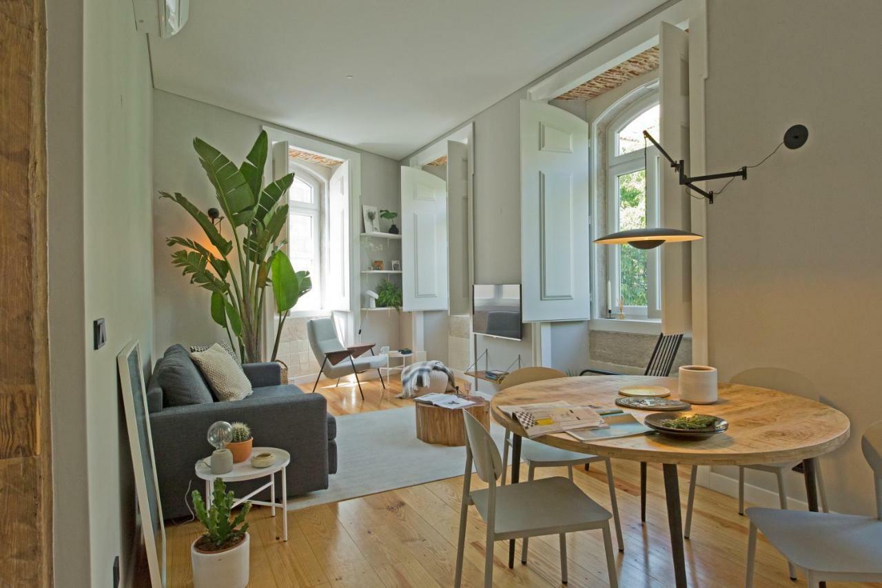 Update Urban Chic Flat In 19Th Century Building 2 Bedrooms & 2 Bathrooms & Ac Central Alfama District Lisbona Esterno foto