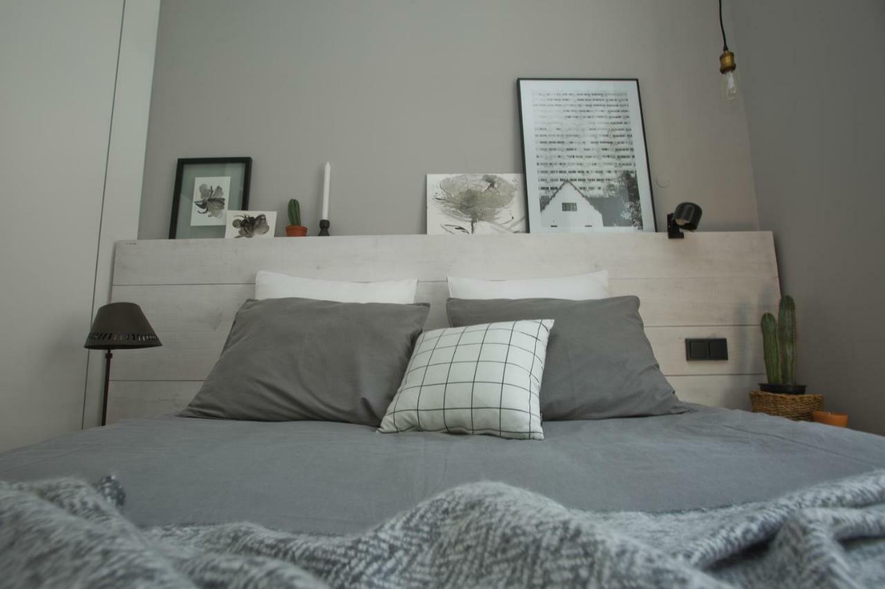 Update Urban Chic Flat In 19Th Century Building 2 Bedrooms & 2 Bathrooms & Ac Central Alfama District Lisbona Esterno foto