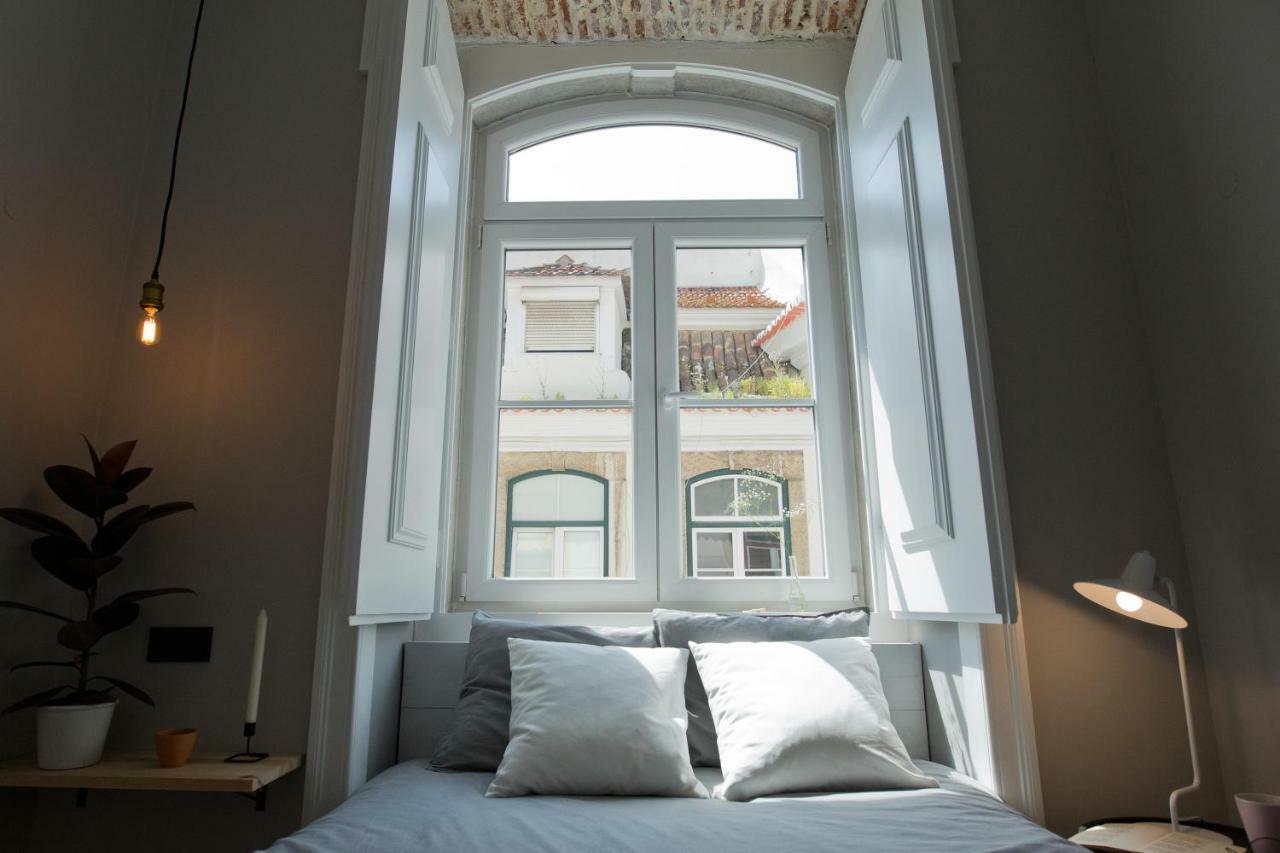 Update Urban Chic Flat In 19Th Century Building 2 Bedrooms & 2 Bathrooms & Ac Central Alfama District Lisbona Esterno foto