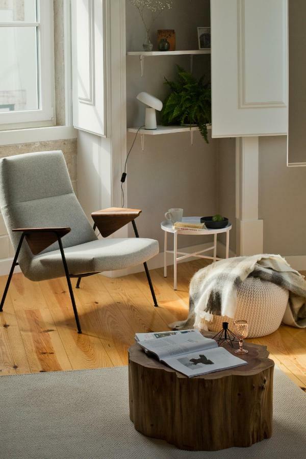 Update Urban Chic Flat In 19Th Century Building 2 Bedrooms & 2 Bathrooms & Ac Central Alfama District Lisbona Esterno foto